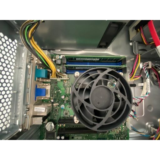 Fujitsu Esprimo P720 TOWER (Allo Torony/Core I3 4th Gen Haswell/8GB/120GB/Ssd 2 5/A Kategoria)